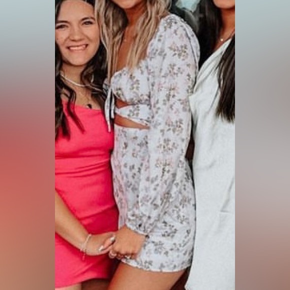 Beginning Boutique Floral Mini Dress- Size 4 - Picture 2 of 2